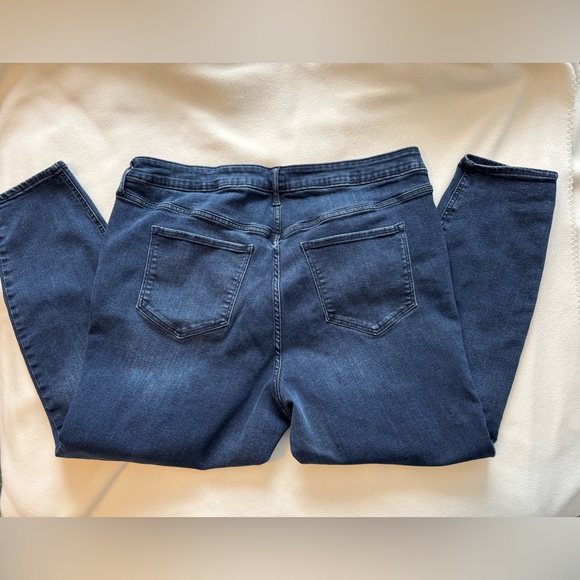 Old Navy Dark Denim Jeans sz 22 - Picture 3 of 11